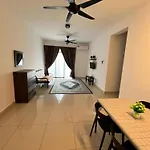 Putra Homestay, Presint 15, Near Alamanda Mall & Presint Diplomatik